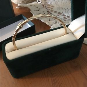 14K Gold Bangle Bracelet With Velvet Presentation Case and Box✨❤️✨✨